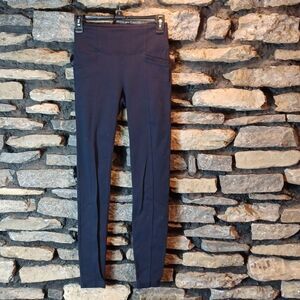 Women's  Athleta high rise leggings sz extra small in navy blue